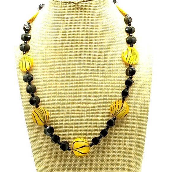Jewelry - Acrylic Faceted Black & Yellow Disc 19" Necklace